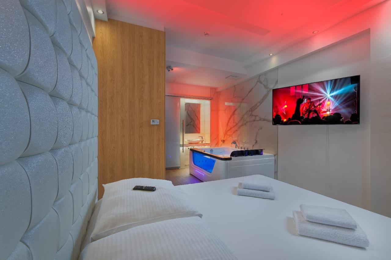 Zimmer Wellness mit eigenem Whirlpool